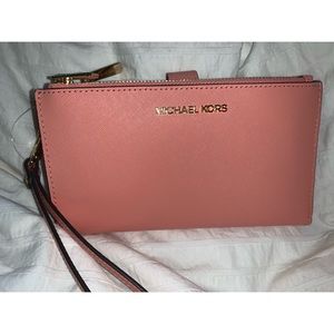 NWT Michael Kors Jet Set Wristlet Large Wallet